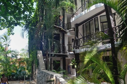 Siesta Fiesta Hotel – 5th Avenue