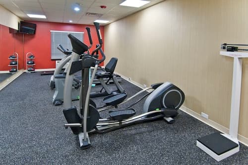 Holiday Inn Express & Suites San Antonio - Frost Bank Ctr