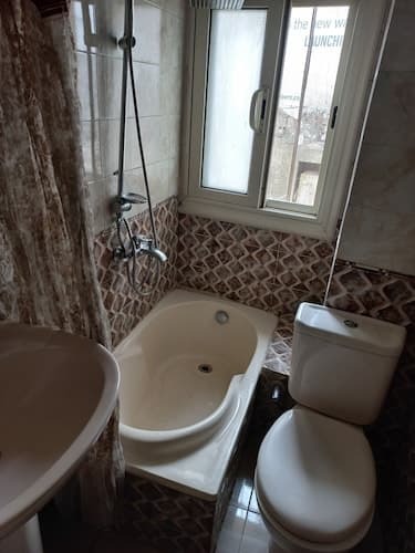 Isis Hostel 2