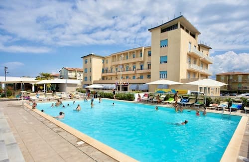 Hotel in Marina di Cecina a few steps from the sea