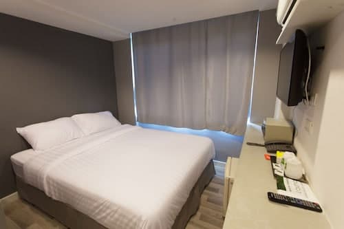 Nantra Ploenchit