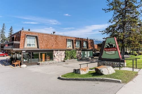 Tonquin Inn