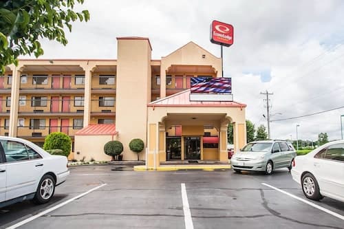 Econo Lodge Inn & Suites Memphis East