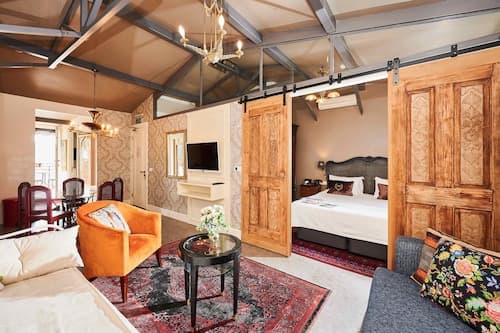 Faik Pasha Suits & Apartments