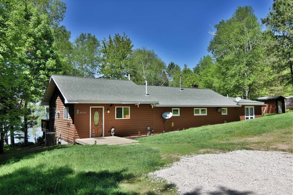 Butler's Bay Teal Lake Cabin