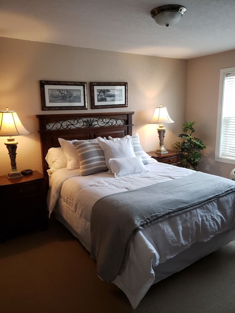 Unit 303 BD/ 2 BA