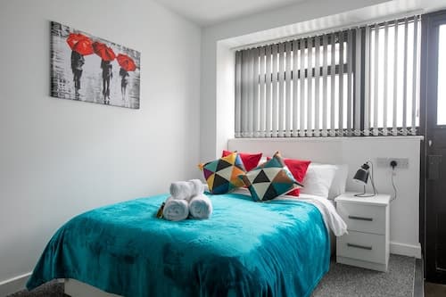 Leicester's Lyter Living