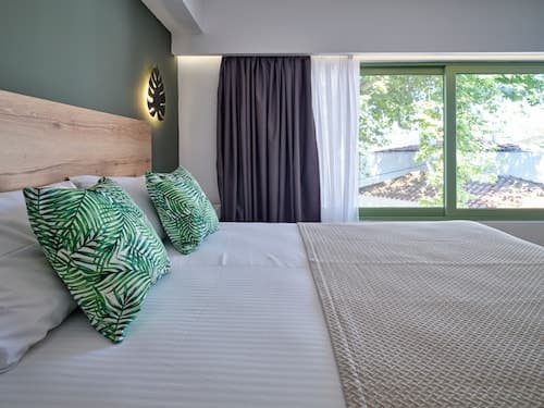 The Tree Suites