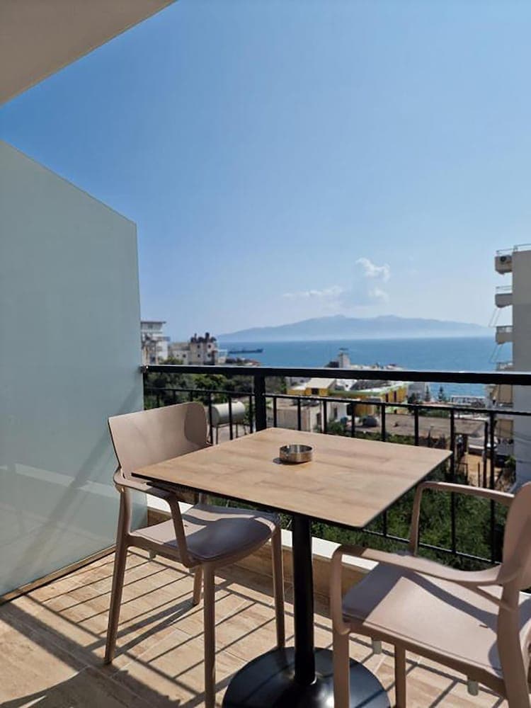 Joanna Suites