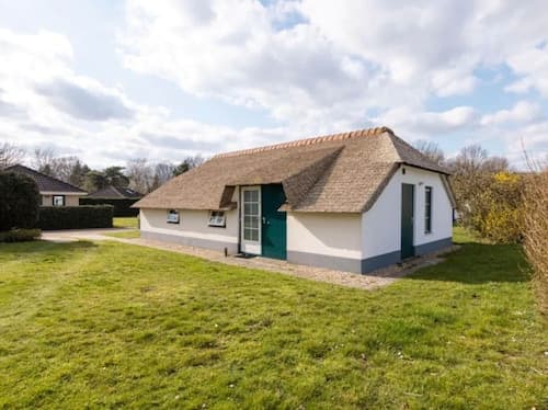 Bungalow in Veluwe Near Harderwijk