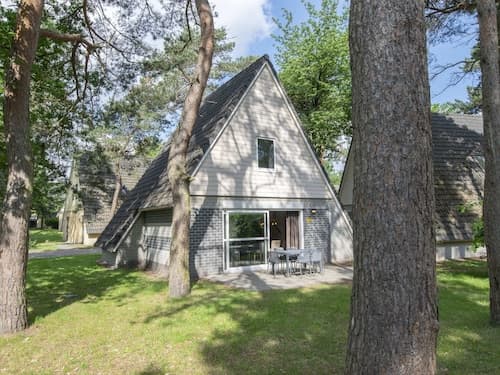 Cozy Woodland Getaway