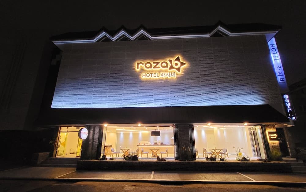 Hotel raza b