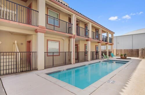 Condo w Semi-private Pool & Just 1 Block to Beach!