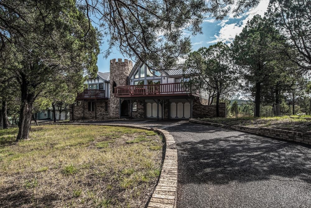 White Mountain Chateau