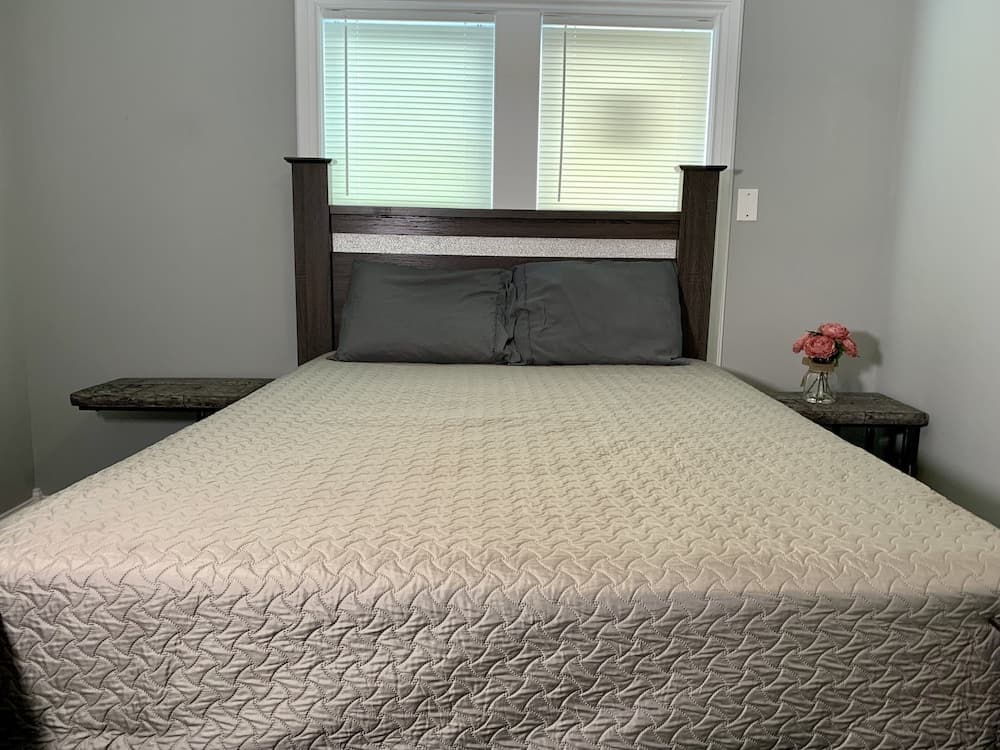 The Horseshoe Falls Villa- 6BR Free Parking, Minutes From Falls & Casino