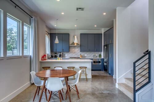 Contemporary Home Centrally Located Near Soco & DT