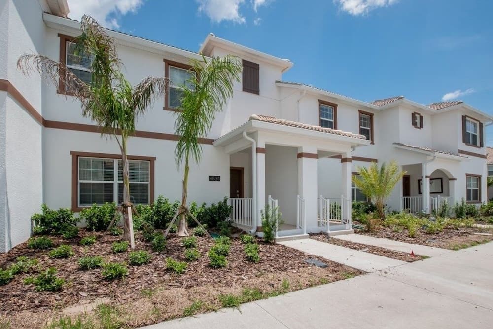Storey Lake Resort 4 Bed With Private Pool 4 Bedroom Townhouse by RedAwning