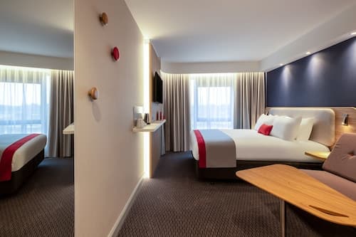 Holiday Inn Express Cambridge West Cambourne by IHG