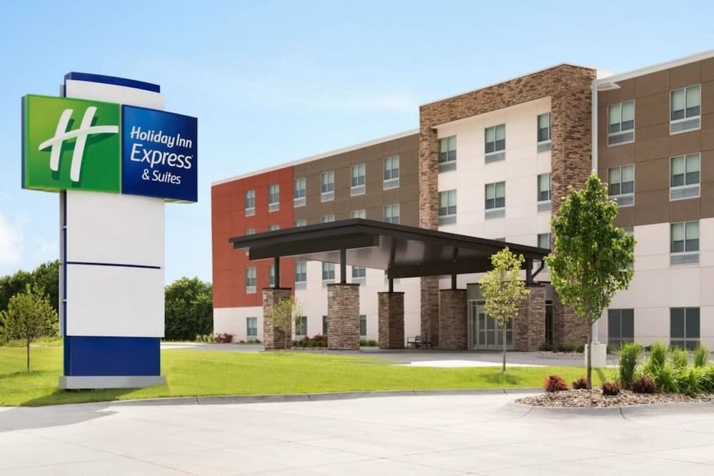 Holiday Inn Express And Suites Canton by IHG