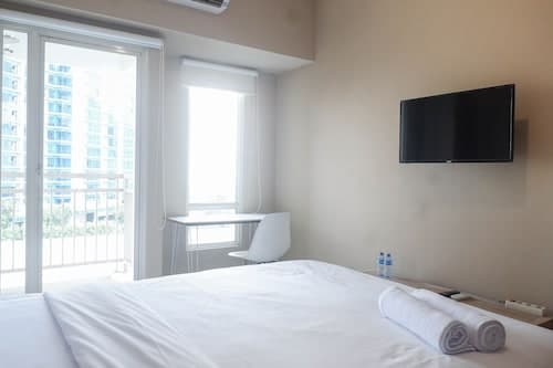 Restful Studio Apartment at Orchard Supermall Mansion