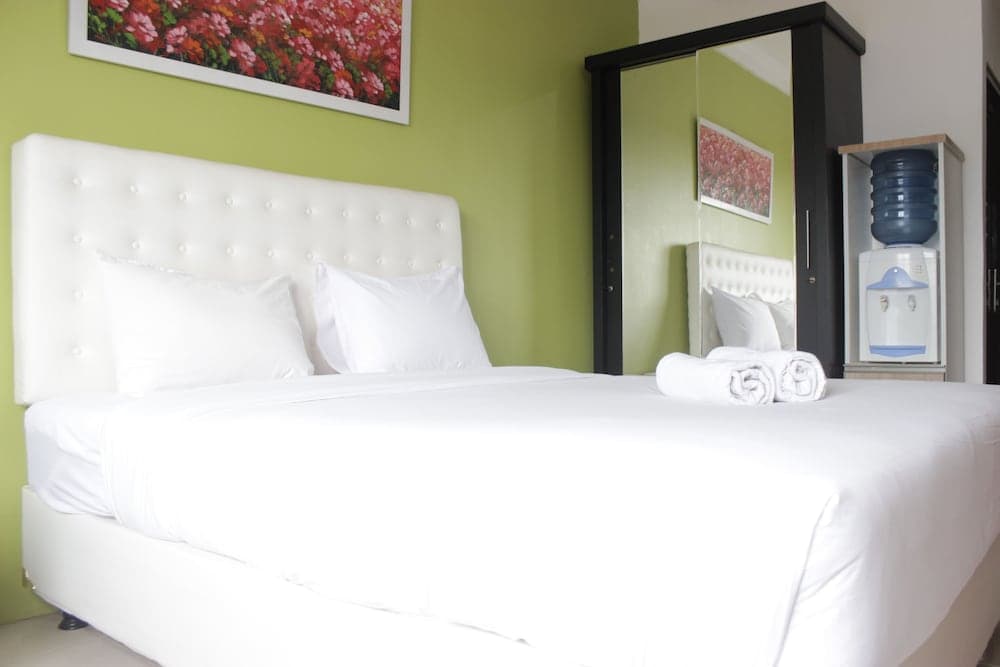 Relaxing Studio at Pinewood Apartment near UNPAD Jatinangor