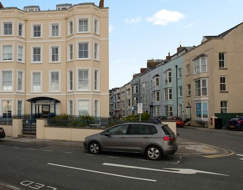 7 South Beach Court - Sea Front Apartment With Spectacular Sea Views