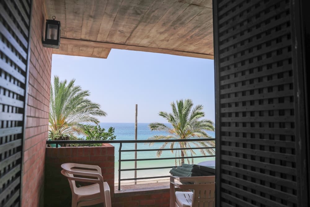 California Beach Apartment