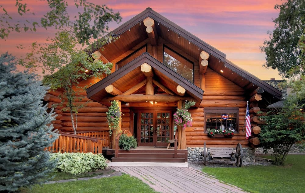 Lochsa Lodge Resort