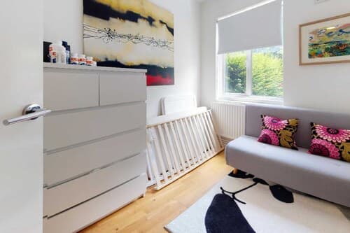 Bright and Spacious Philbeach Garden Apartment