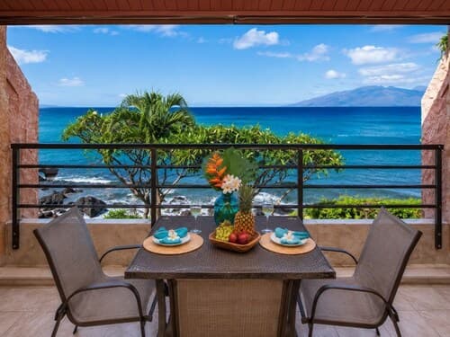 Kuleana 409 Oceanfront 1 bedroom 1 bath condo 1 Condo by RedAwning