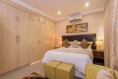 Room-ezulwini Guest House - Queen Room w