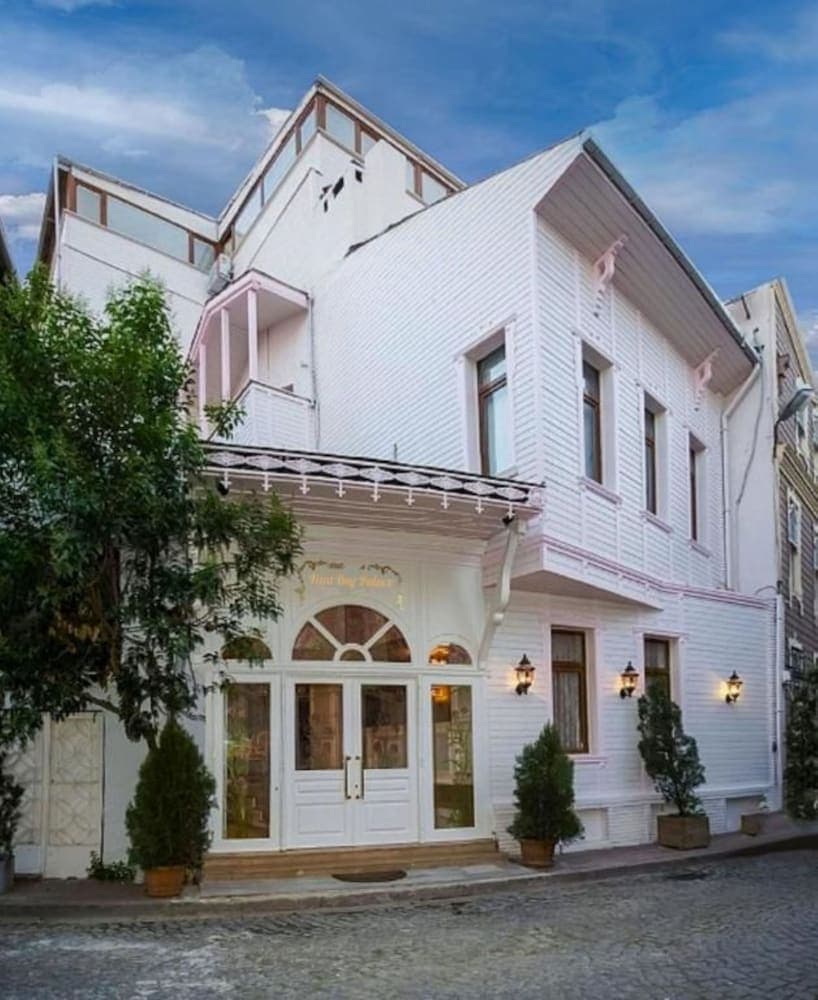 Fuat Bey Palace Hotel