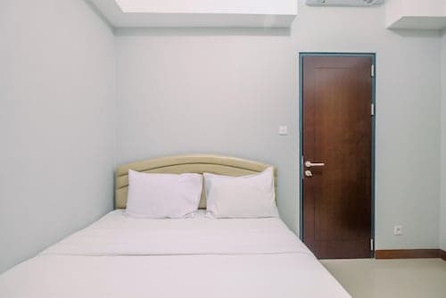 Nice And Elegant 1Br At Royal Heights Apartment