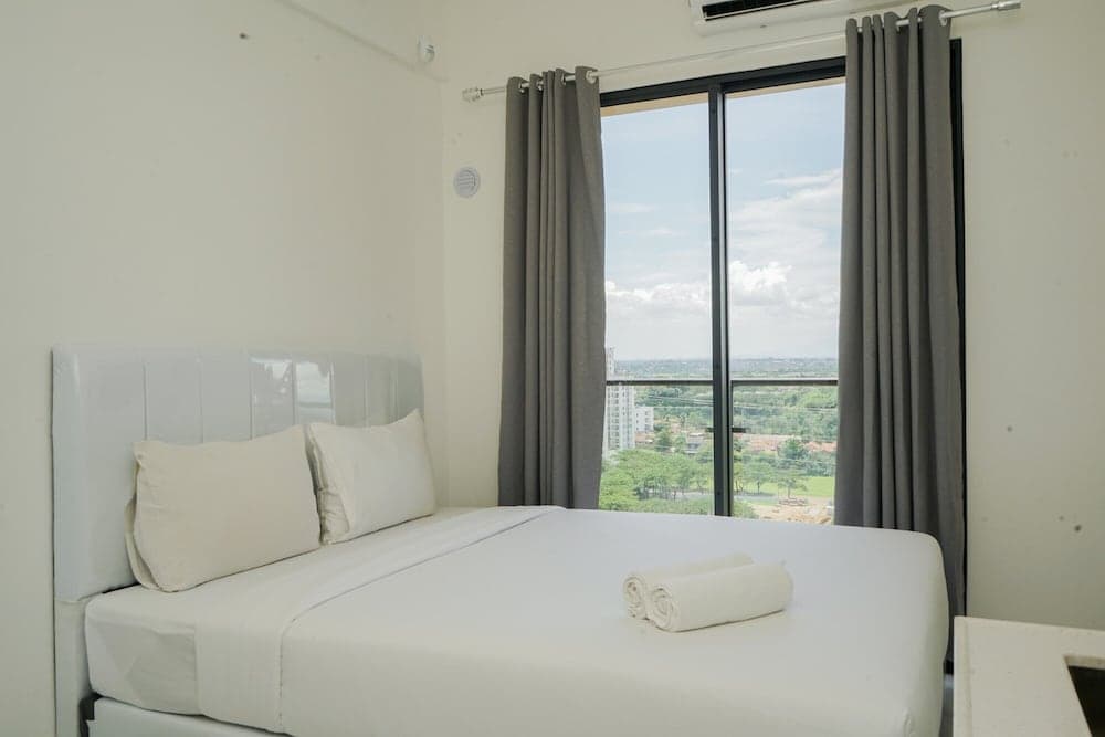 Homey And Minimalist Studio At Sky House Bsd Apartment