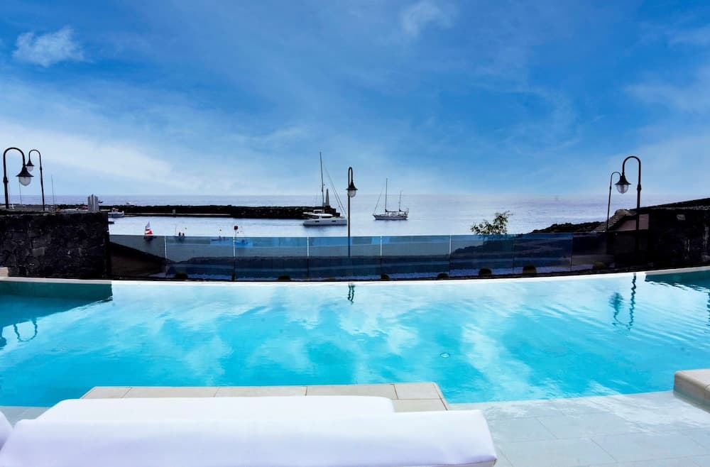 Royal Marina Suites Boutique Hotel