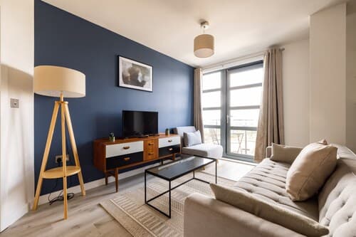 Beautiful Canal-Side Apartment in Islington