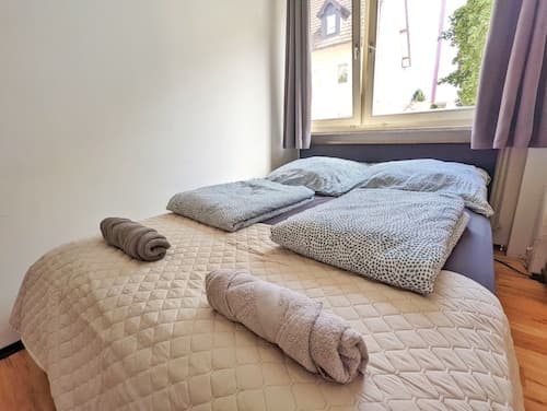 2 Bed Flat - Sleeps 3 - Pets - Parking - Wifi