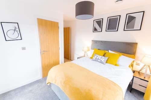 2 Bed Apartment Sleeps 4 With Free Parking
