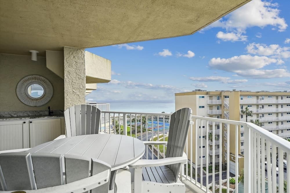 Inlet Reef 619 is a Stunning Sunset View 3 bedroom by RedAwning