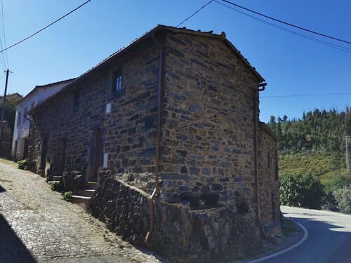 400 Year old 3-bedroom Farmhouse Central Portugal
