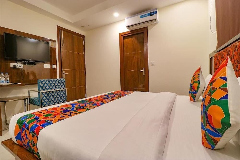 Hotel Emblem Suites