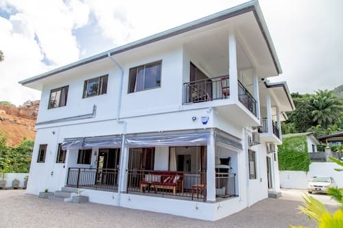 2-bed Apt, Sleeps 5, Near Beau Vallon Beach
