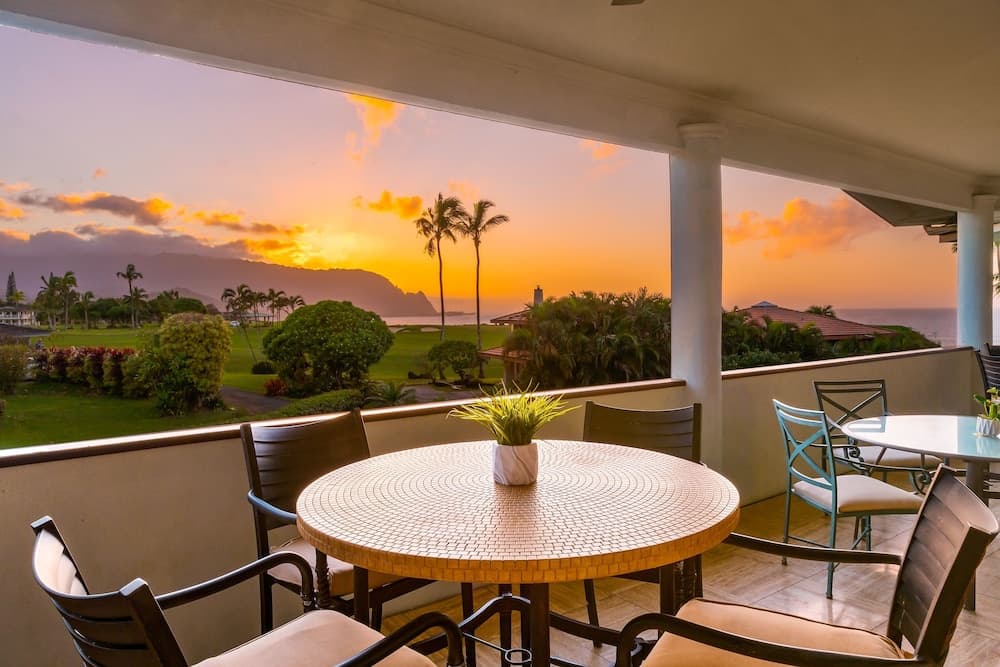 Hale Ohana Nui 5 Bedroom Home by RedAwning