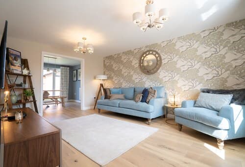 Immaculate 4-bed House 5mins Walk to Village Shop