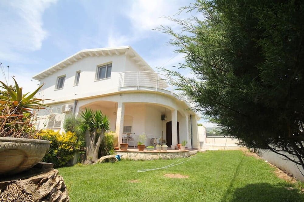 VIlla White
