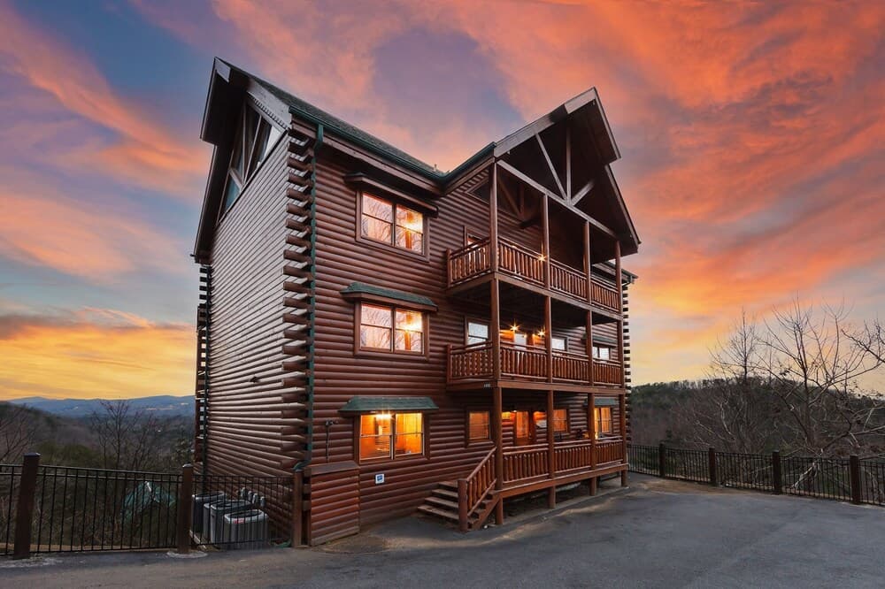 Blue Ridge Refuge 8 Bedroom Cabin by RedAwning