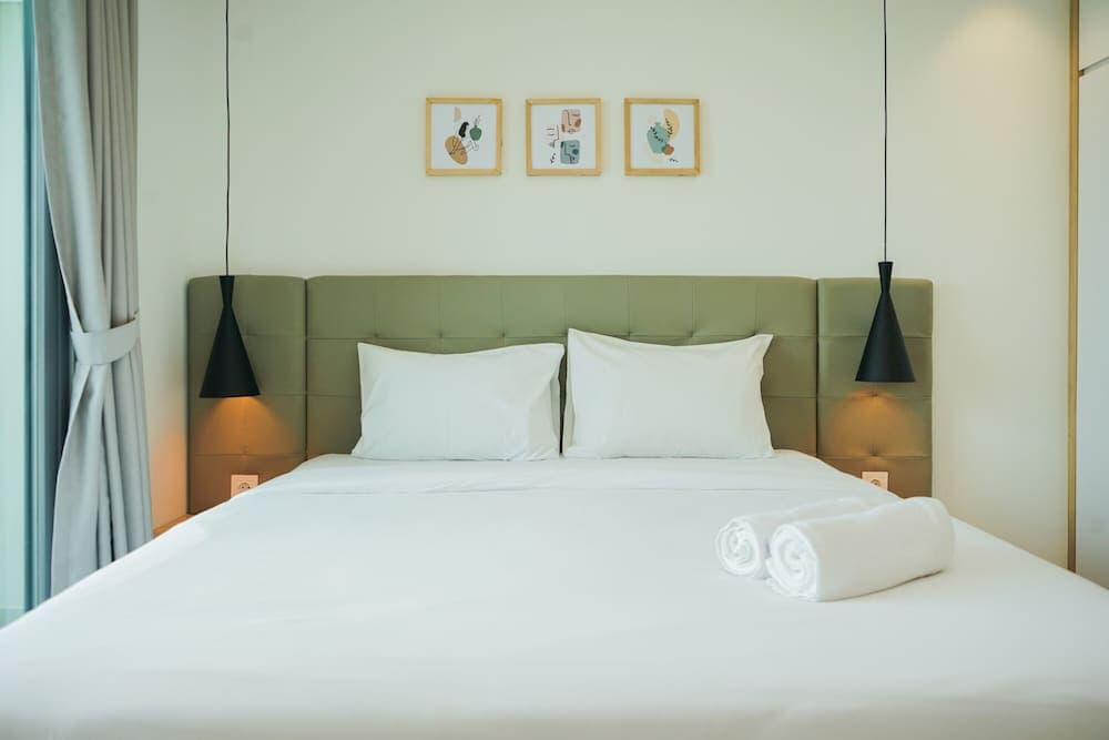 Comfy And Minimalist Studio At Embarcadero Bintaro Apartment