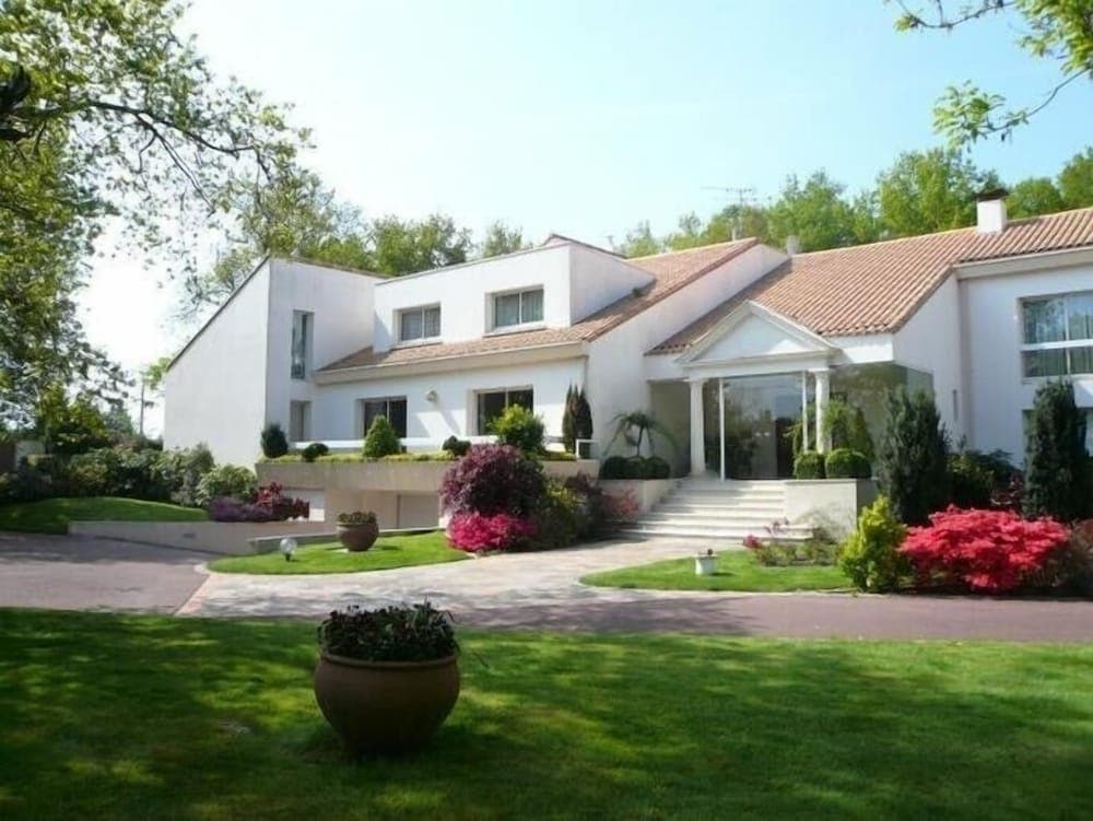 Les Jardins de la Muse / BnB maison d'hôte, piscine couverte et spa
