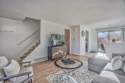 2bdcentrally Locatedclose to Shops & Restaurants!