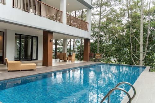 Atsuka Hill View 8BR Vila with Private Heated Pool